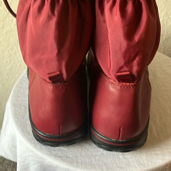 Coach: Sage (A9177) Red Winter Boots- 8 - Picture 15 of 16